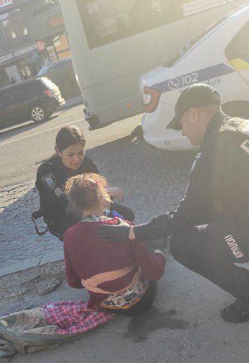 Виходячи з тролейбуса рівнянка впала та розбила голову