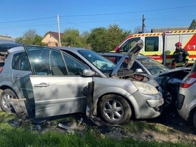 пятеро осіб постраждали в аваріїї поблизу рівного
