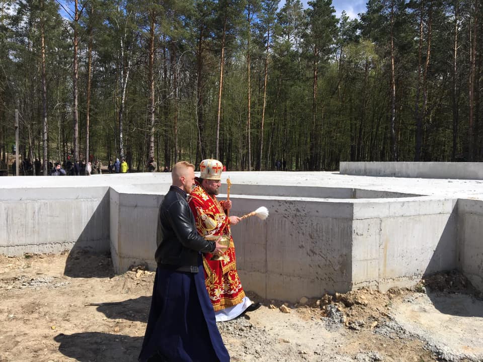 У Гурбах освятили фундамент під храм
