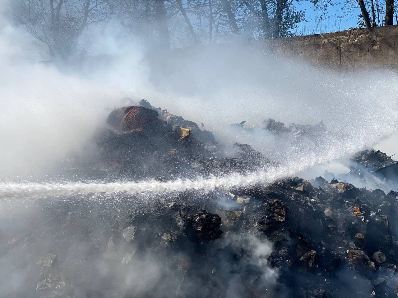 На Рівненщині ліквідована пожежа на сміттєпереробному заводі