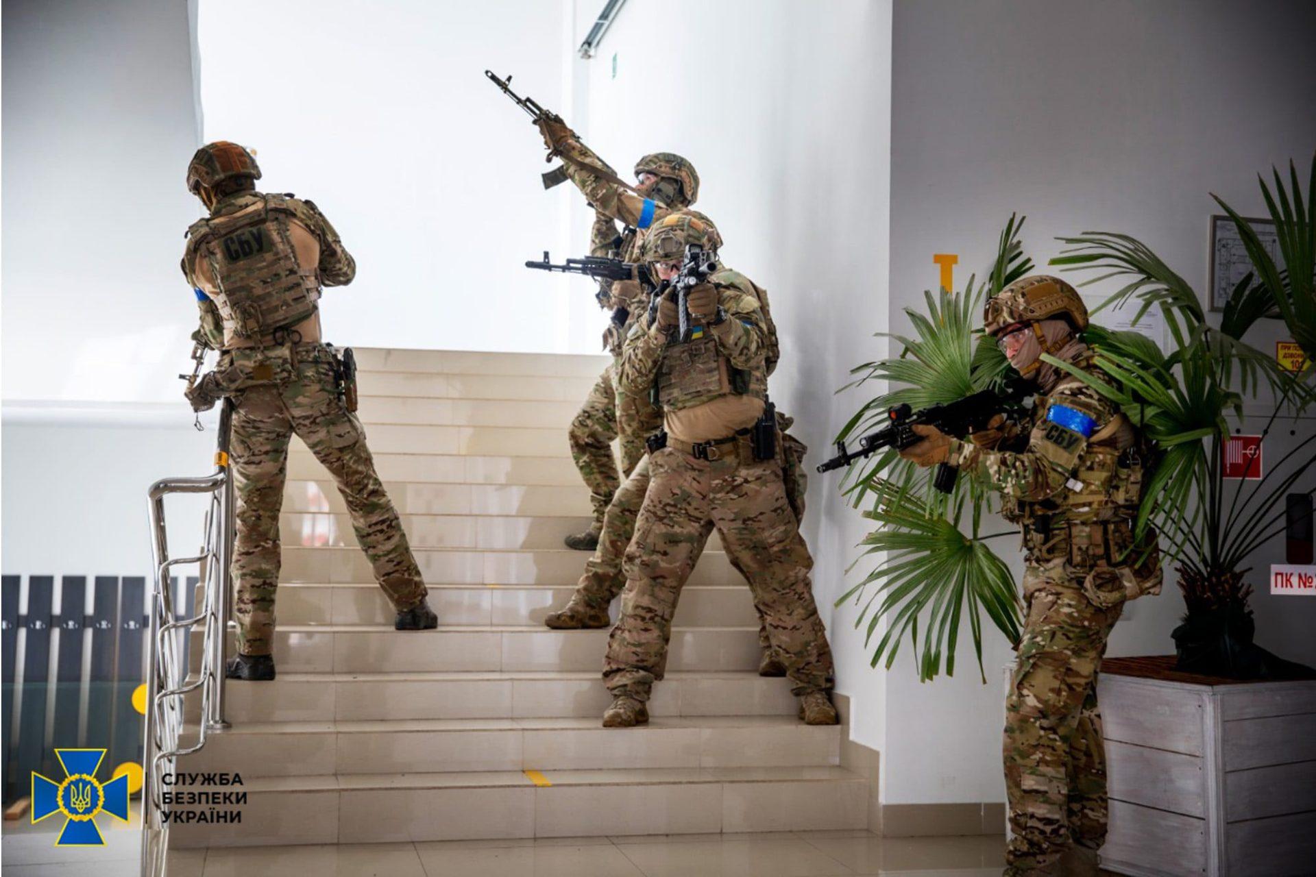 На Рівненщині зловмисники захопили заручників: відбулись міжрегіональні навчання СБУ