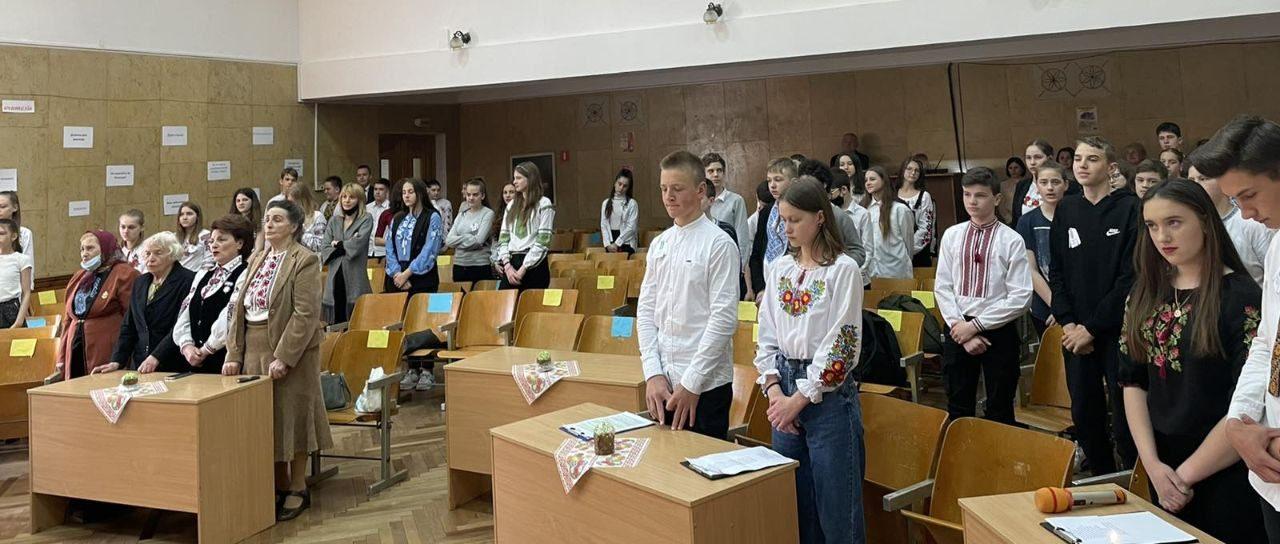 Рівненські школярі вшанували жінок-героїнь, що боролися за волю України