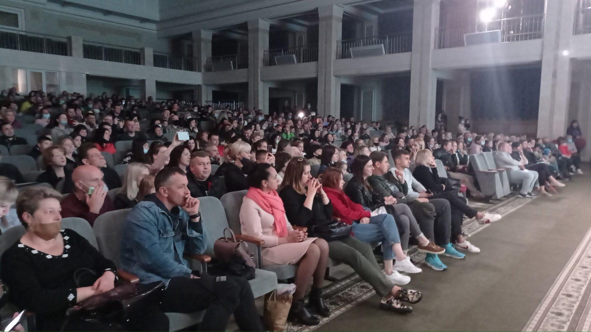 У Рівному з піснями, танцями і не тільки відбувається перший “Батьківський форум” (ФОТО) У Рівному з піснями, танцями і не тільки відбувається перший “Батьківський форум” (ФОТО)