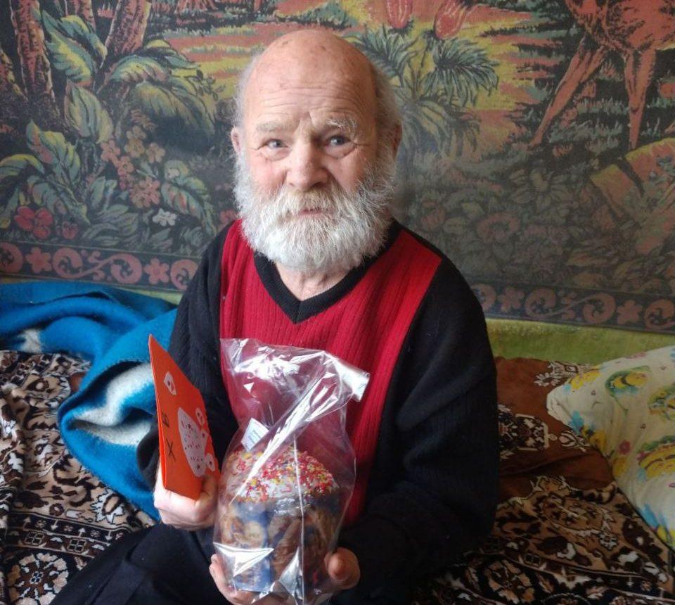 “Великодню радість” подарували діти одиноким рівнянам