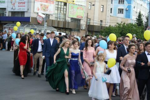 Час рахувати медалі: На них в Рівному претендує більше випускників, ніж торік