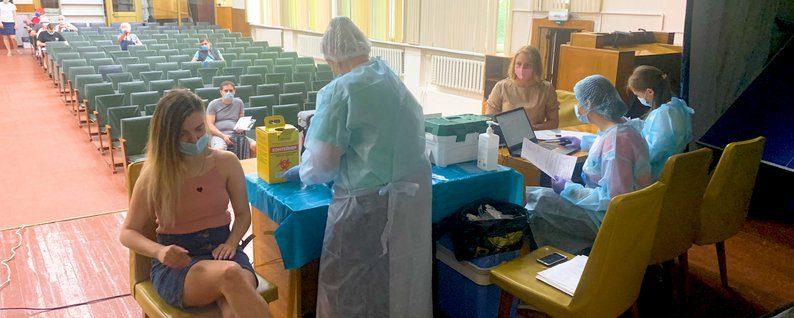 Центри вакцинації на Рівненщині працюватимуть в суботу