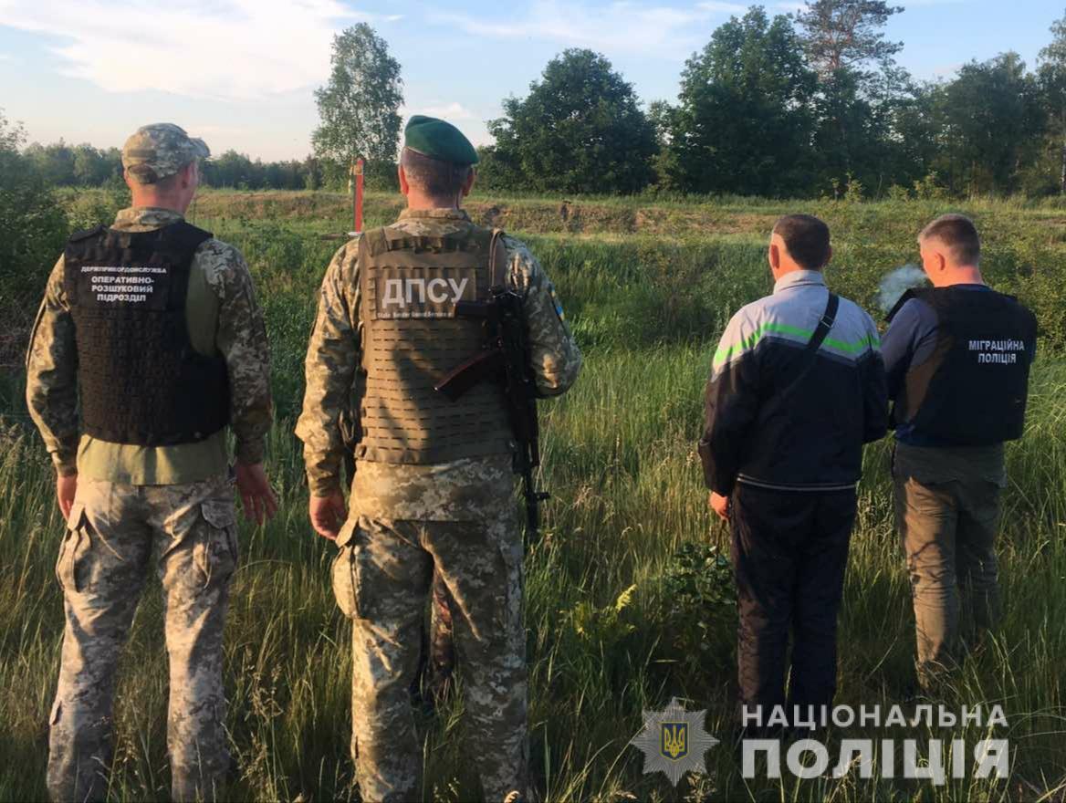 На Рівненщині викрили мешканця області на незаконному переправленні осіб через кордон На Рівненщині викрили мешканця області на незаконному переправленні осіб через кордон