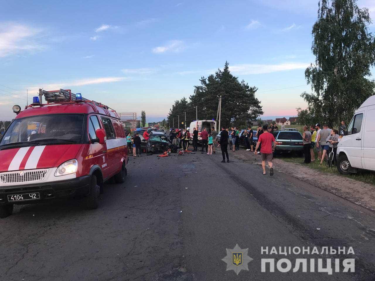 В ДТП на Рівненщині постраждали водії двох машин. Їх доставили в реанімацію