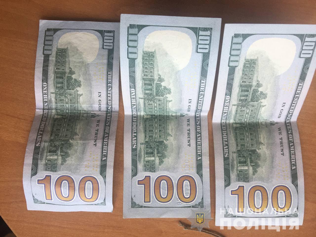 Жителю Волині загрожує кримінальна відповідальність за 300 доларів хабар поліцейським