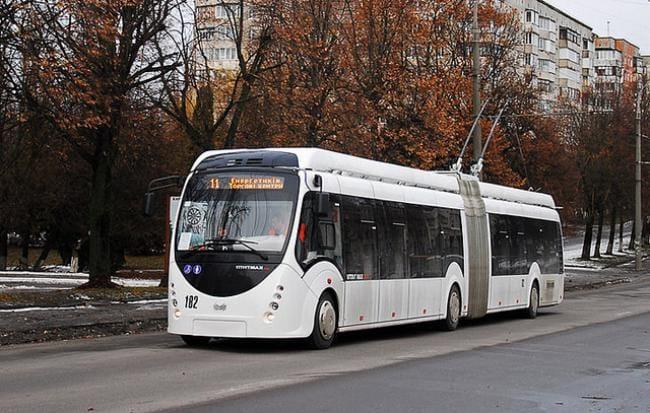 Футбольних фанатів Рівного доставлять до фан-зони і по домівках