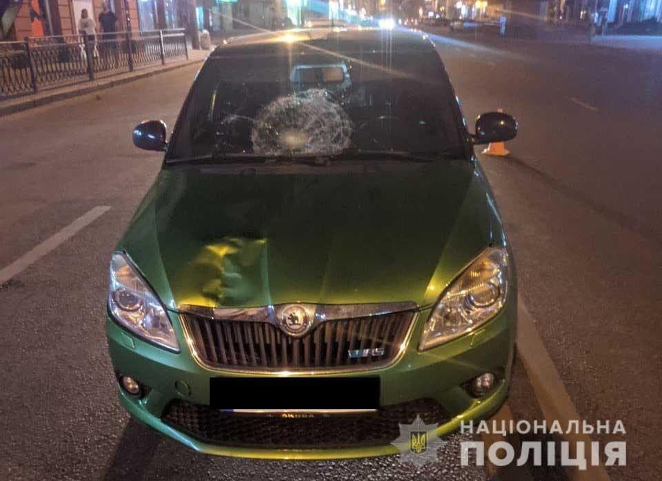 У Рівному поліцейські встановлюють особу жінки, яка потрапила під колеса авто