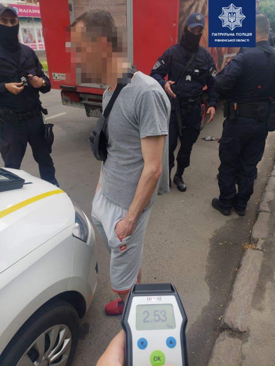 В Рівному водій вантажівки  здійснив наїзд та втік з місця події