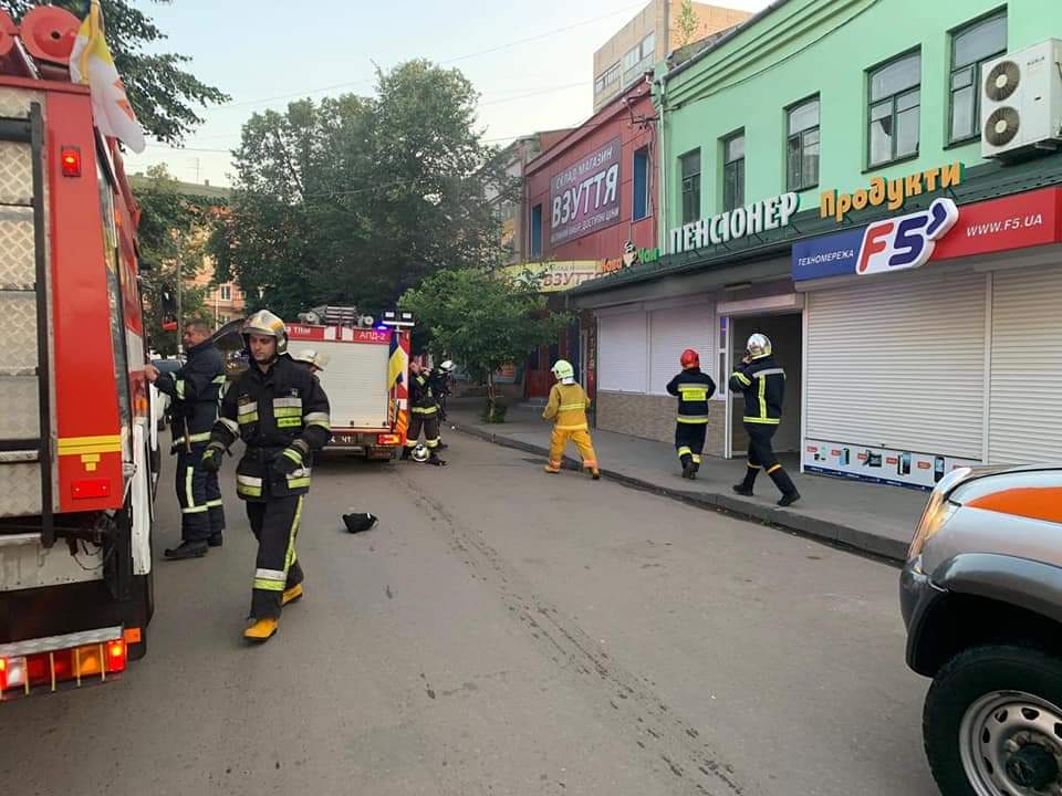 У Рівному пожежа на центральному ринку