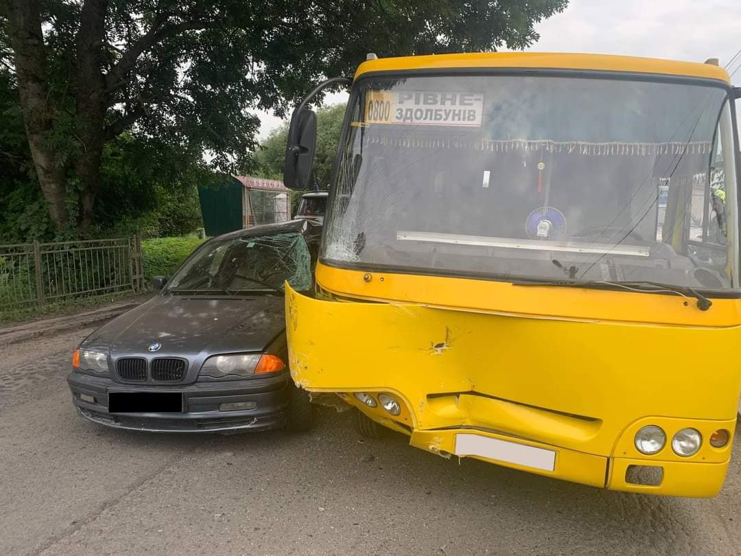 В Квасилові маршрутка потрапила в ДТП В Квасилові маршрутка потрапила в ДТП