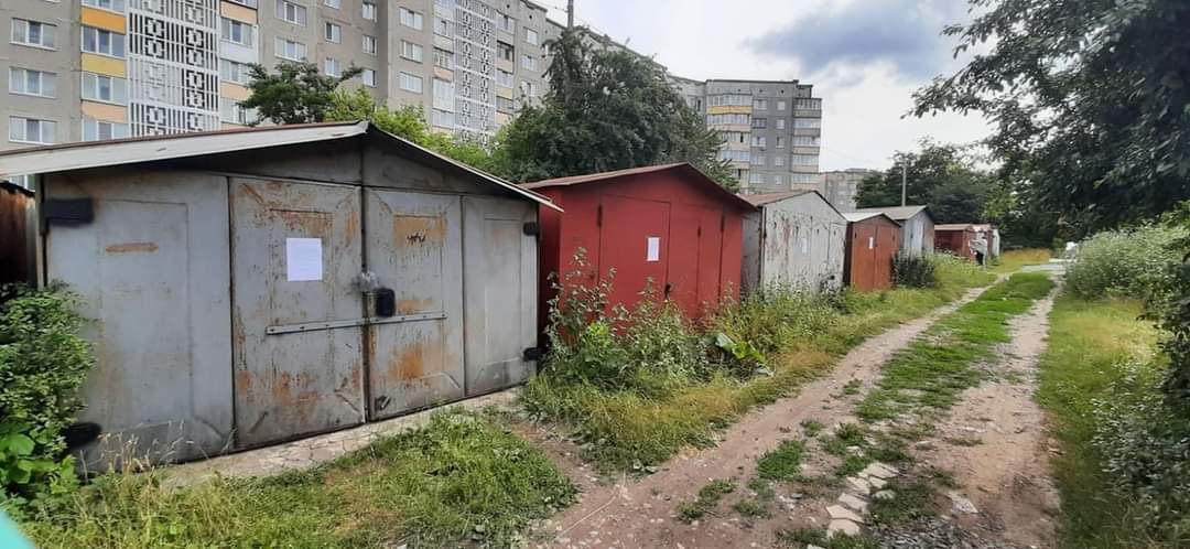 В Рівному демонтують 90 незаконно встановленних гаражів
