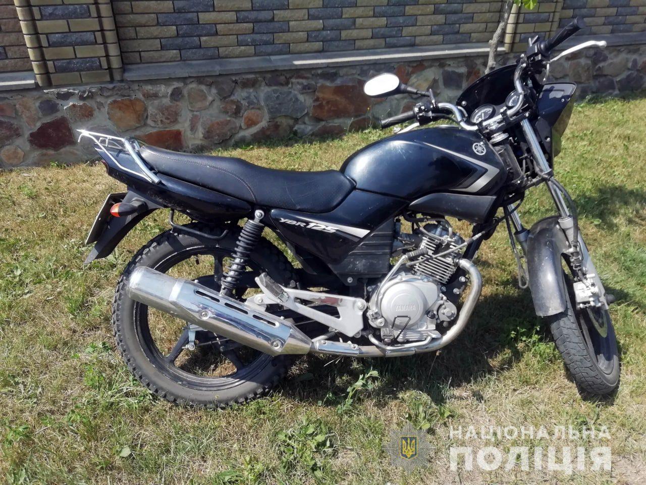 У Костополі під колеса мотоцикла потрапив малолітній, який їхав на самокаті