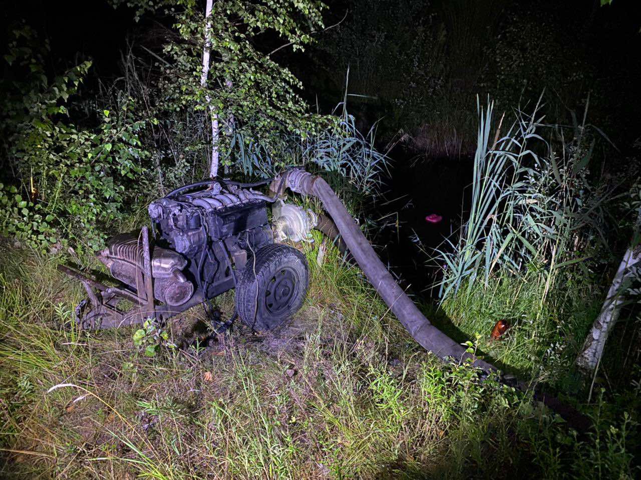 На Рівненщині вилучено незаконні бурштин, мотопомпи та транспортні засоби