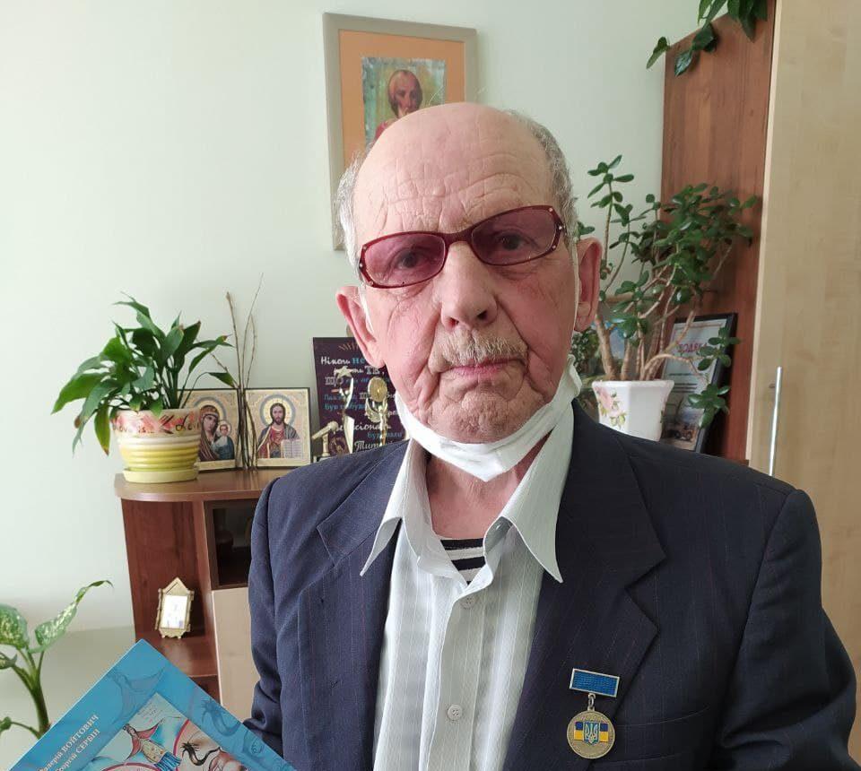 Рівненський “генерал” зберігає військову виправку у 87 років