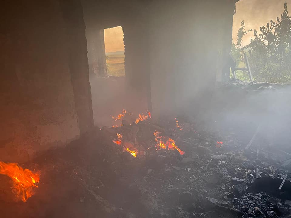 Вночі на Радивилівщині у приватному господарстві сталася пожежа