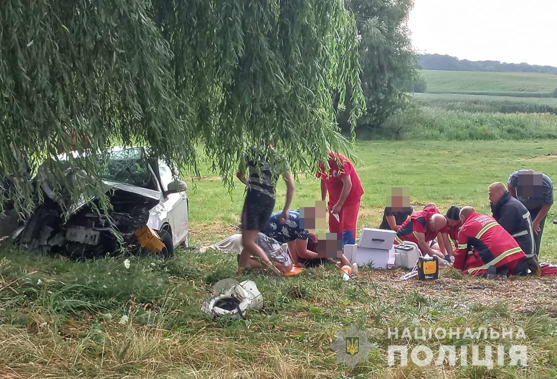 Двоє дорослих і дитина загинули на місці аварії на Волині