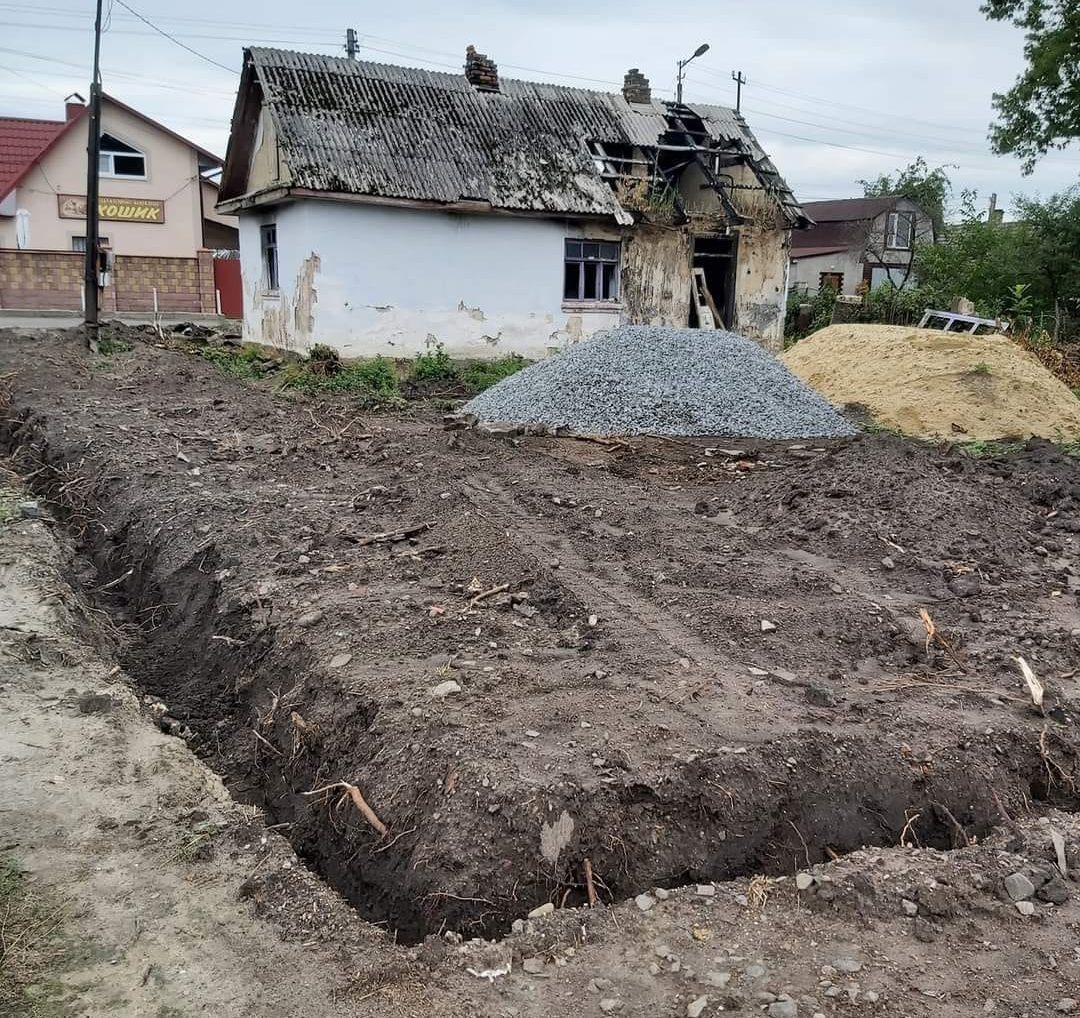 На Рівненщині жителі міста чекають на розширення вулиці