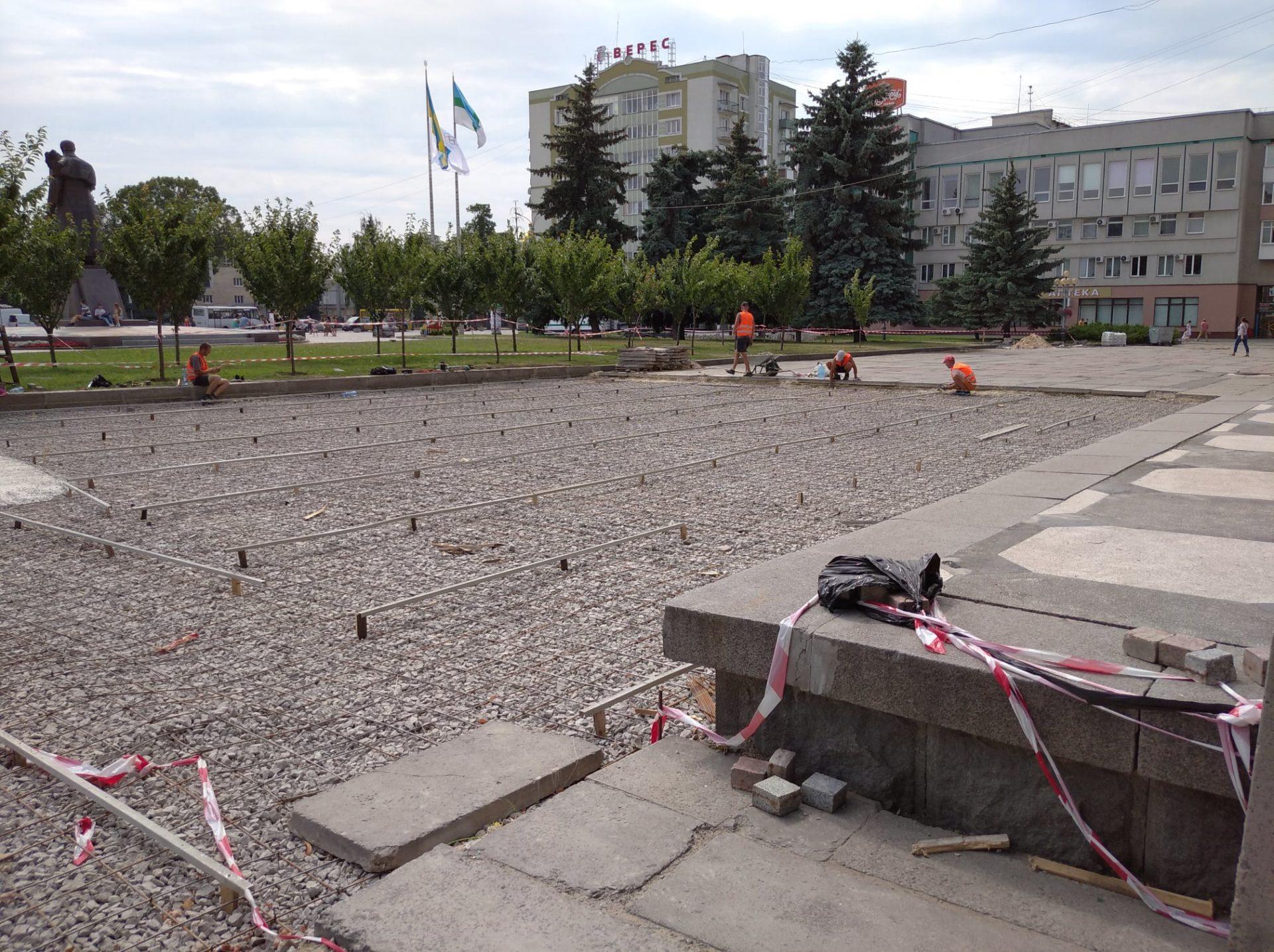 За 10 днів у Рівному завершать реконструкцію Майдану Незалежності