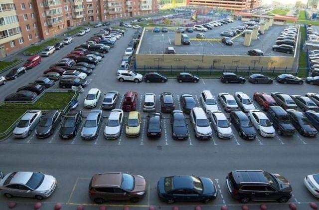 ​​​​​​У Києві можуть ввести плату за паркування біля житлових будинків