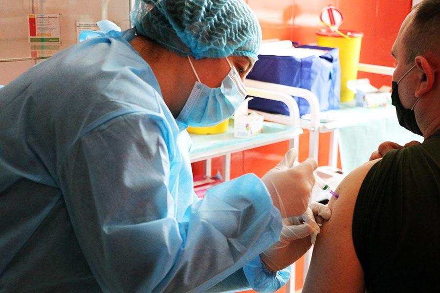 Майже всі рівненські гвардійців отримали щеплення від Covid-19 Майже всі рівненські гвардійців отримали щеплення від Covid-19