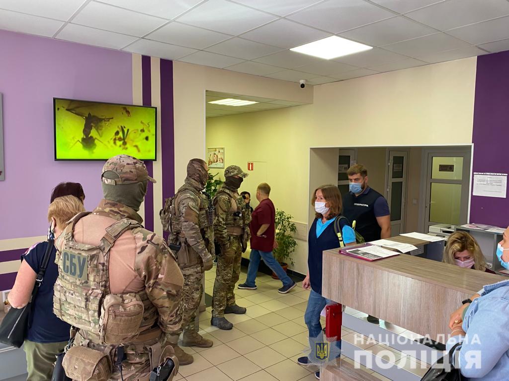 Схема продажу немовлят іноземцям викрита на Харківщині