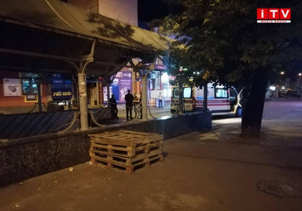 У Рівному на сходах підземки виявили мертву людину
