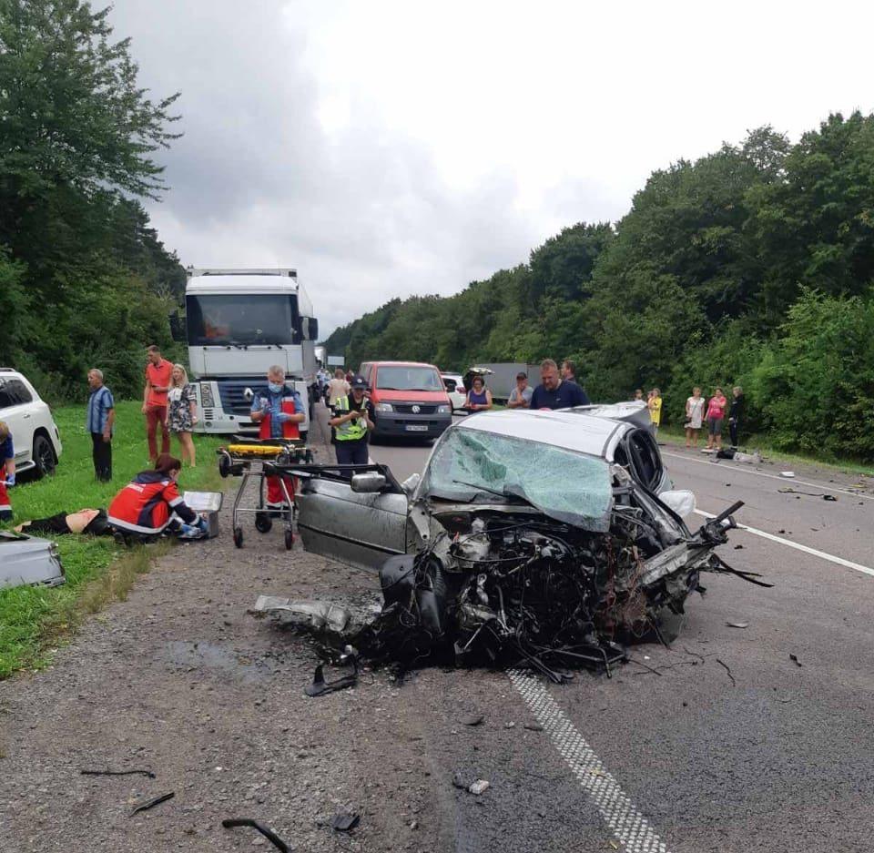 У ліквідації наслідків потрійного ДТП надали допомогу рятувальники Рівненщини