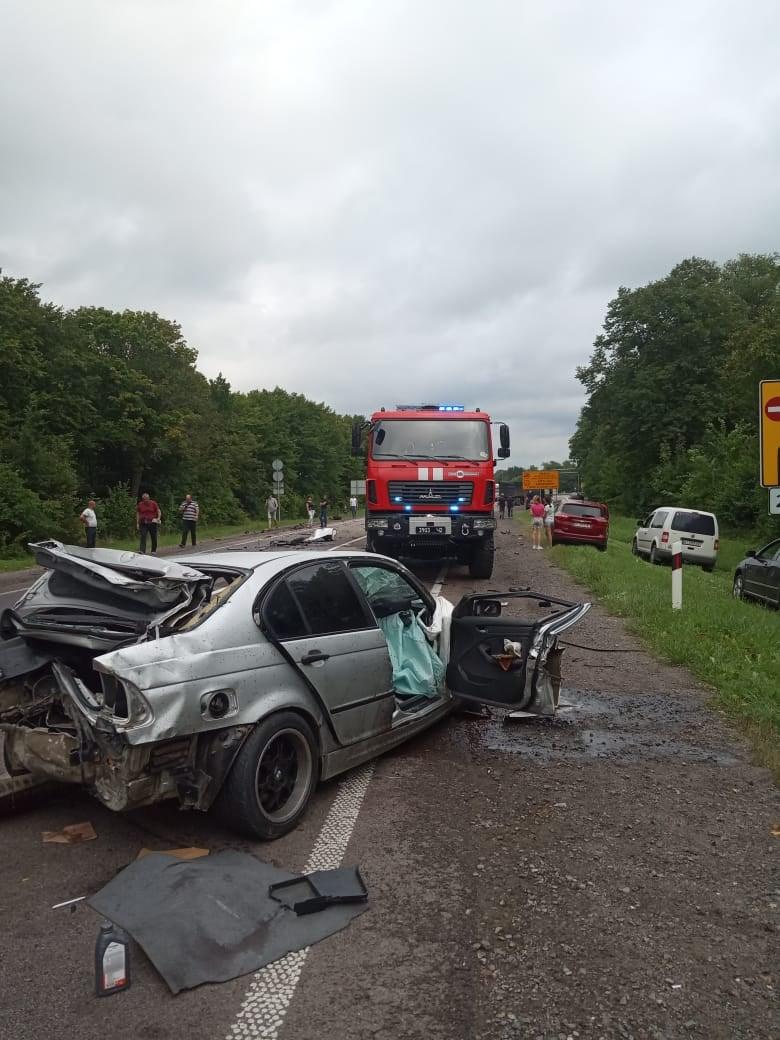 У ліквідації наслідків потрійного ДТП надали допомогу рятувальники Рівненщини