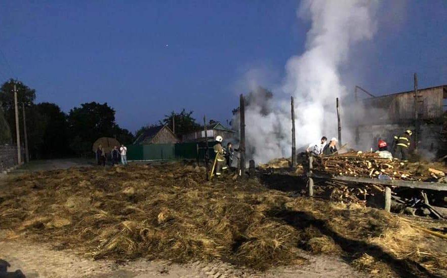 Сарненські вогнеборці ліквідували пожежу у приватному господарстві
