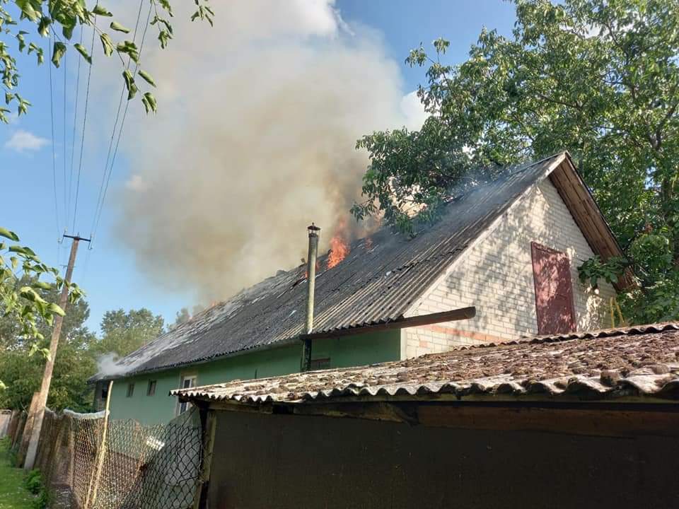 На Дубенщині вогнеборці ліквідували пожежу у приватному господарстві