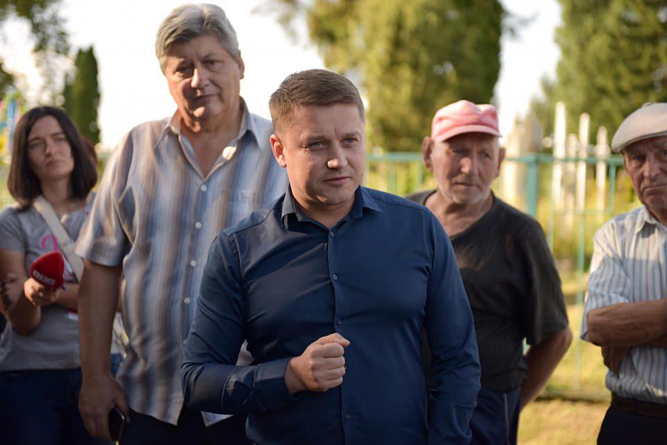 Мешканці Тинного поділилися з мером своїми бідами