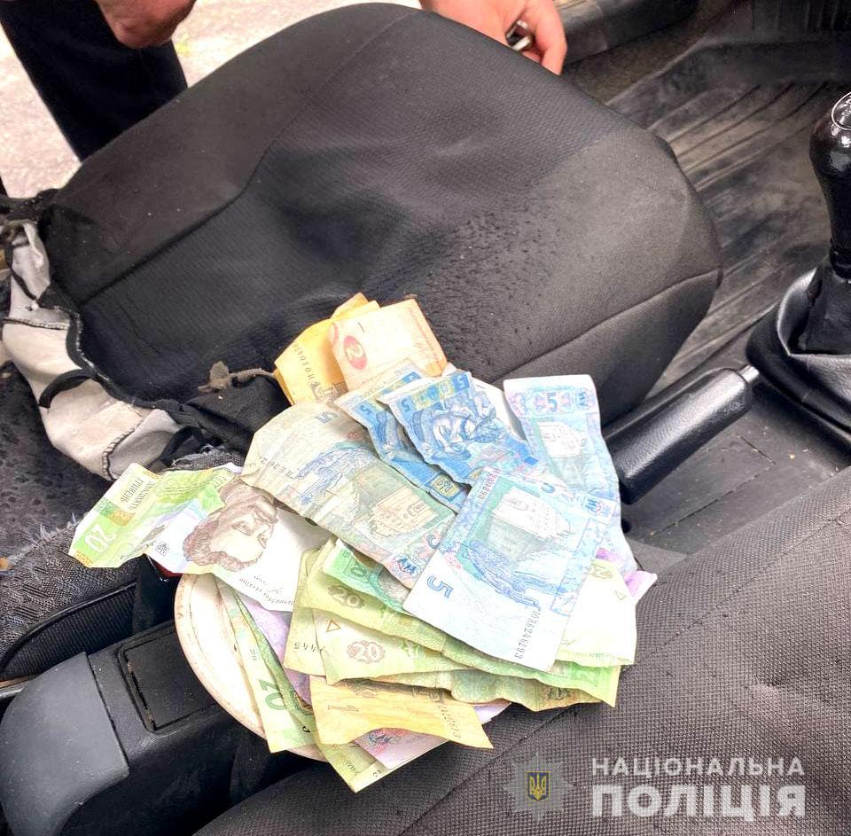Мешканець Рівненщини намагався відкупитися від поліцейських за домашнє насильство