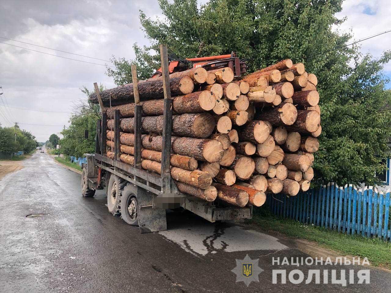 На Рівненщині деталь вантажівки травмувала перехожого