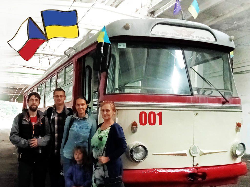 Після понад річного карантину рівненський “музейний” тролейбус приймав іноземних туристів Після понад річного карантину рівненський “музейний” тролейбус приймав іноземних туристів