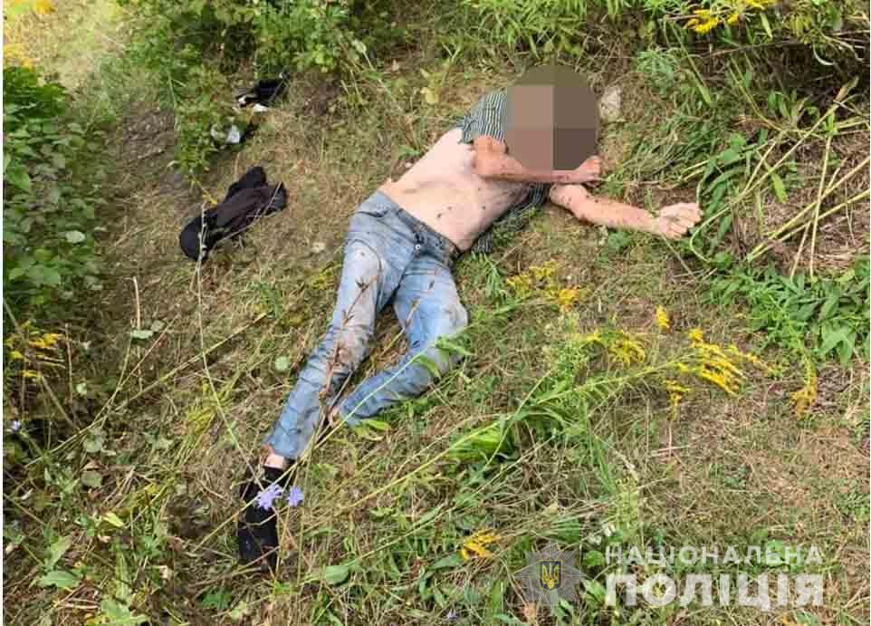 Поліцейські просять допомогти встановити особу загиблого чоловіка