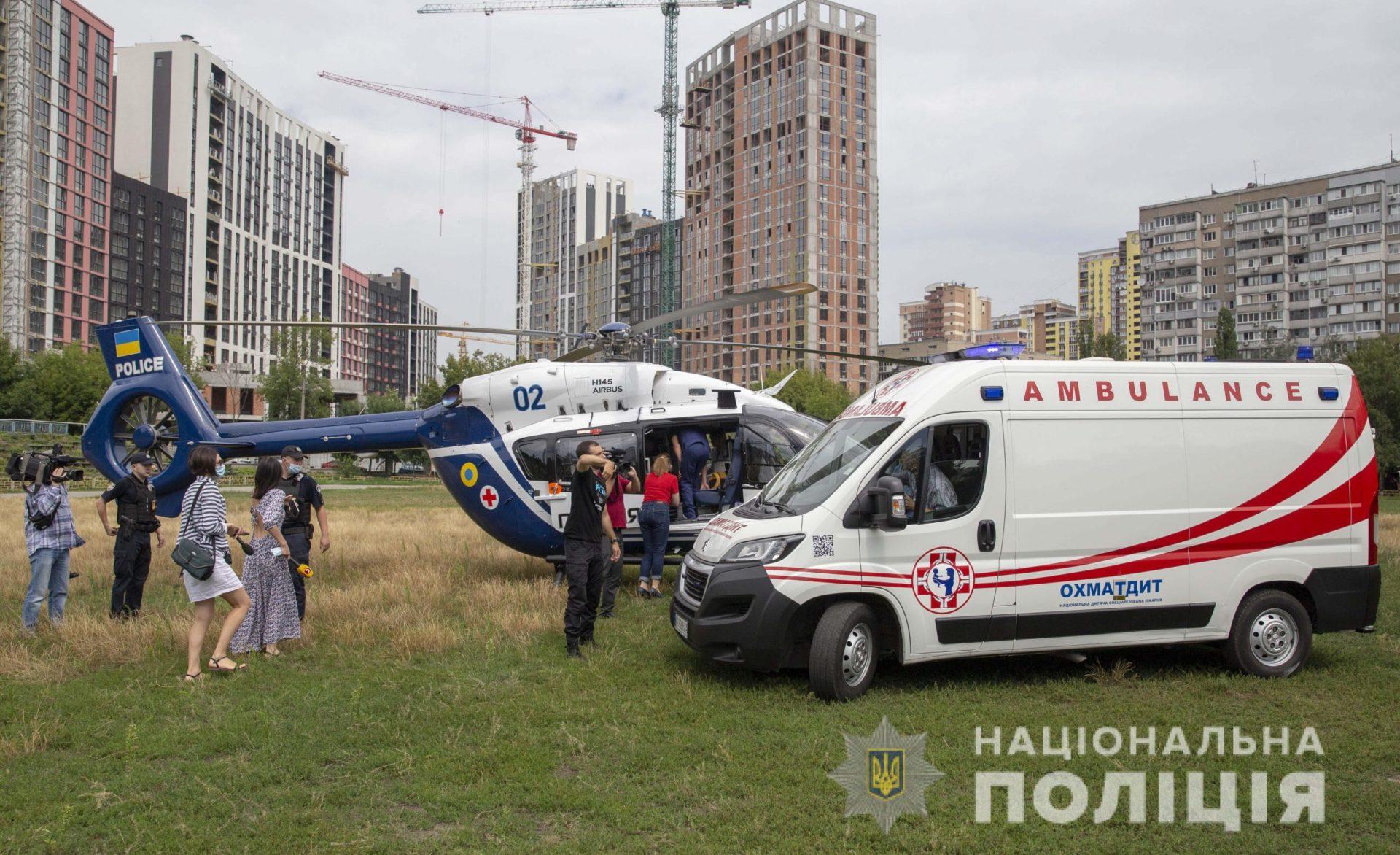 Поліцейський вертоліт доправив важкохворого 6-місячного хлопчика з Рівненщини до Києва