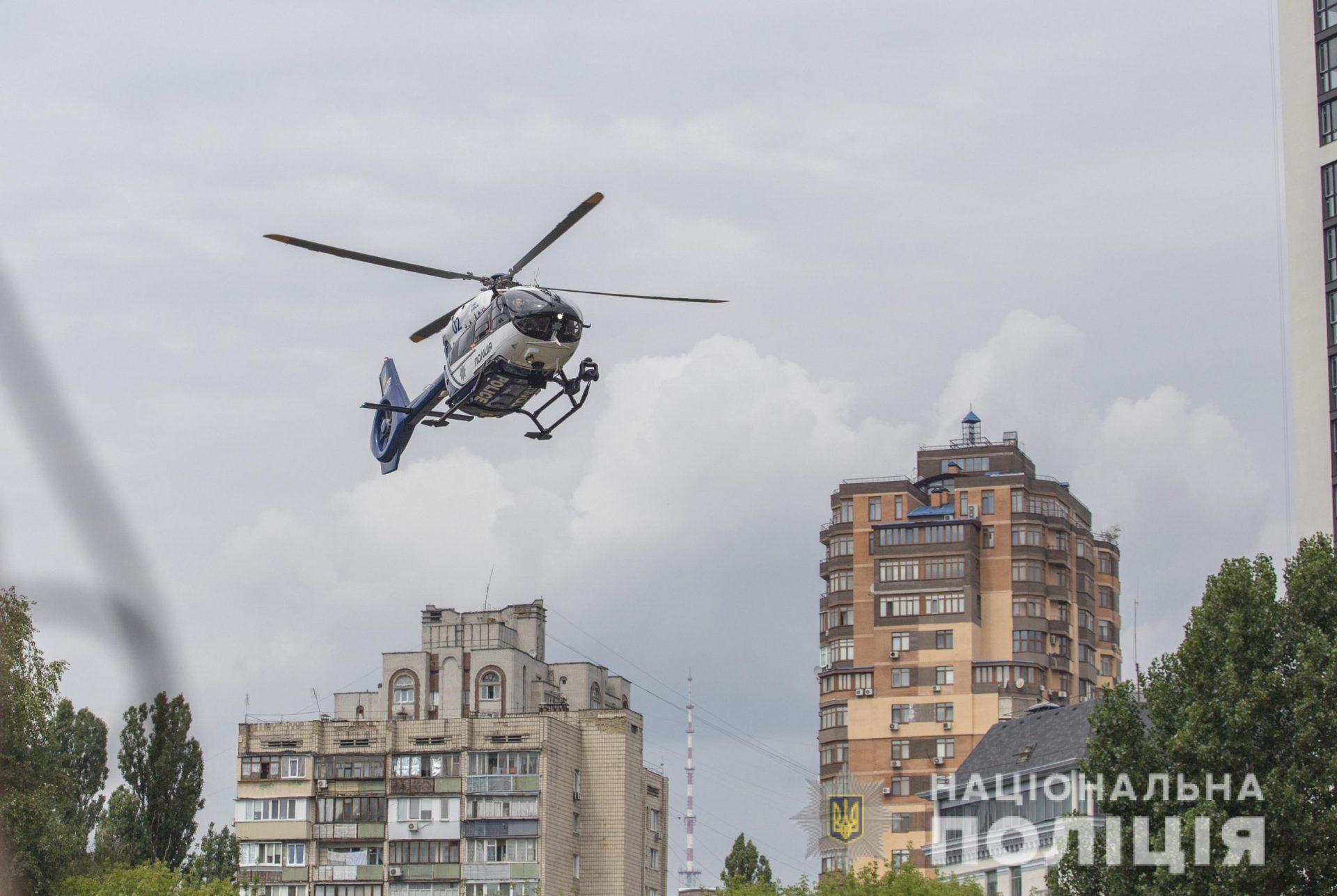 Поліцейський вертоліт доправив важкохворого 6-місячного хлопчика з Рівненщини до Києва