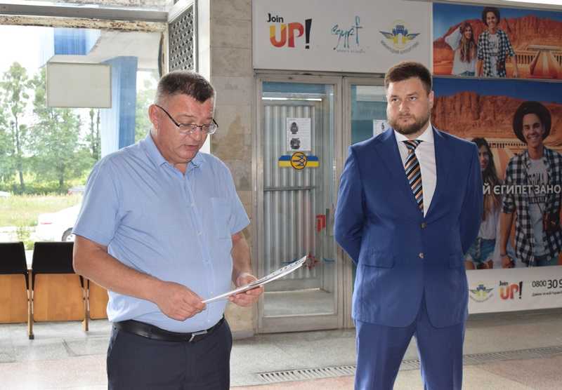 На посаду керівника аеропорту Рівне претендують три людини