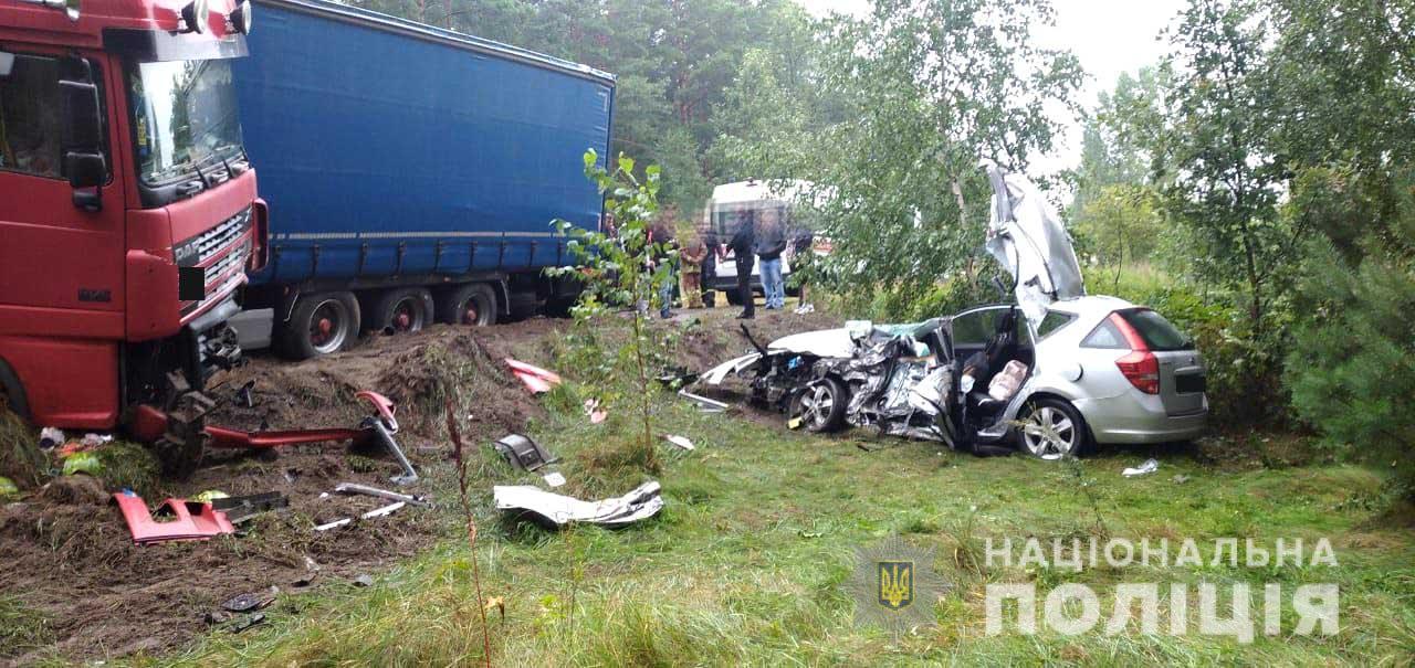 Слідчі затримали водія за скоєну смертельну ДТП у Вараському районі