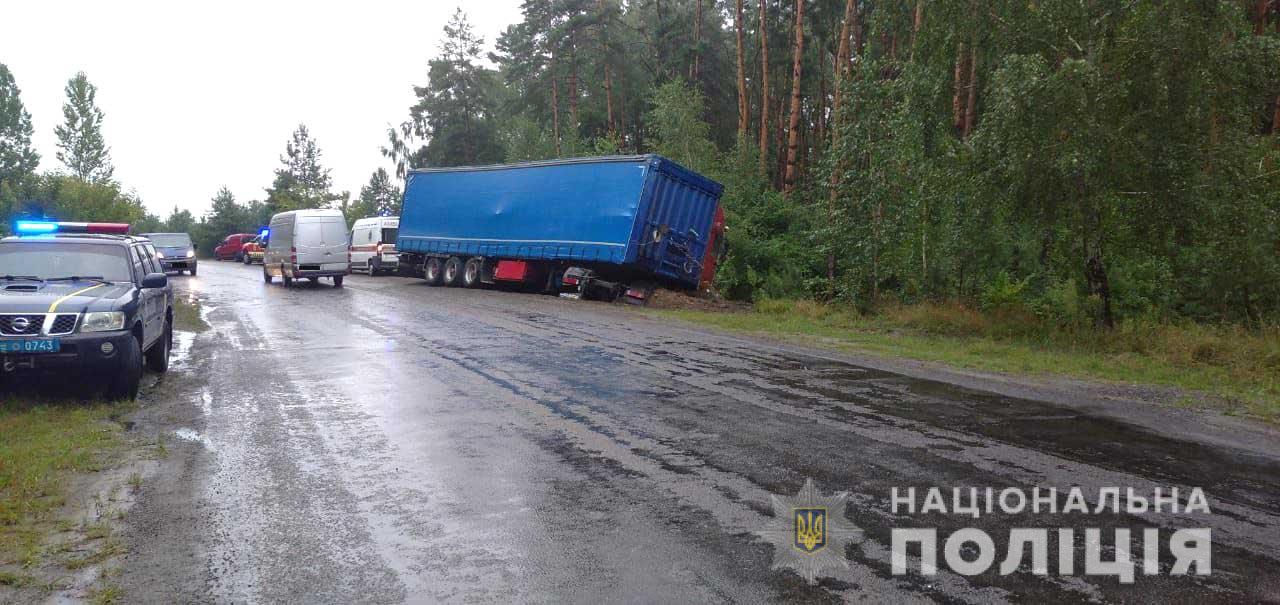 Слідчі затримали водія за скоєну смертельну ДТП у Вараському районі