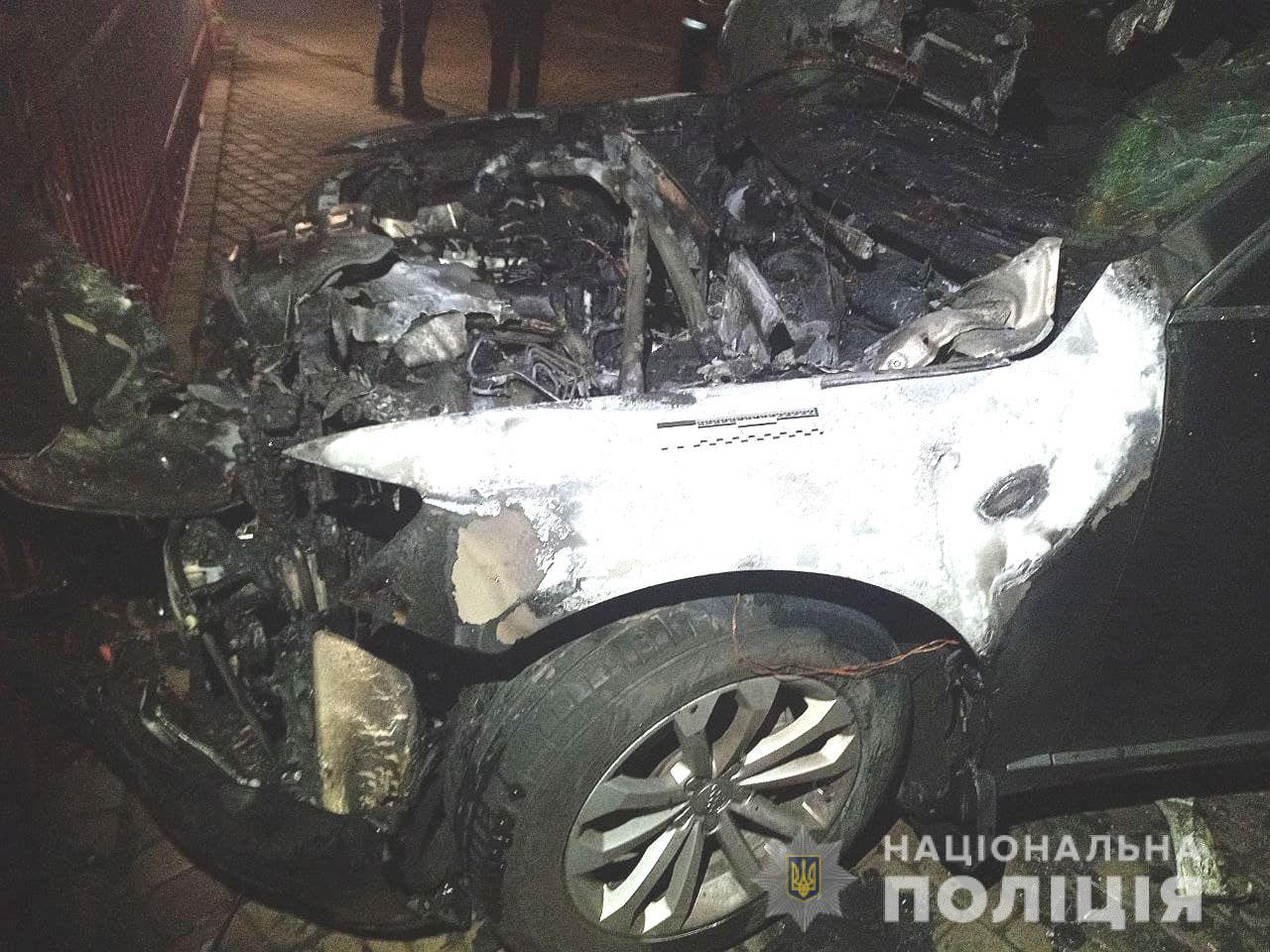 У Рівному підпалили авто депутата