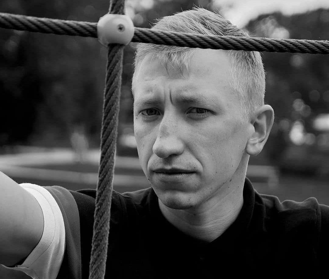 Зниклого очільника «Білоруського дому в Україні» знайшли повішеним у парку Києва