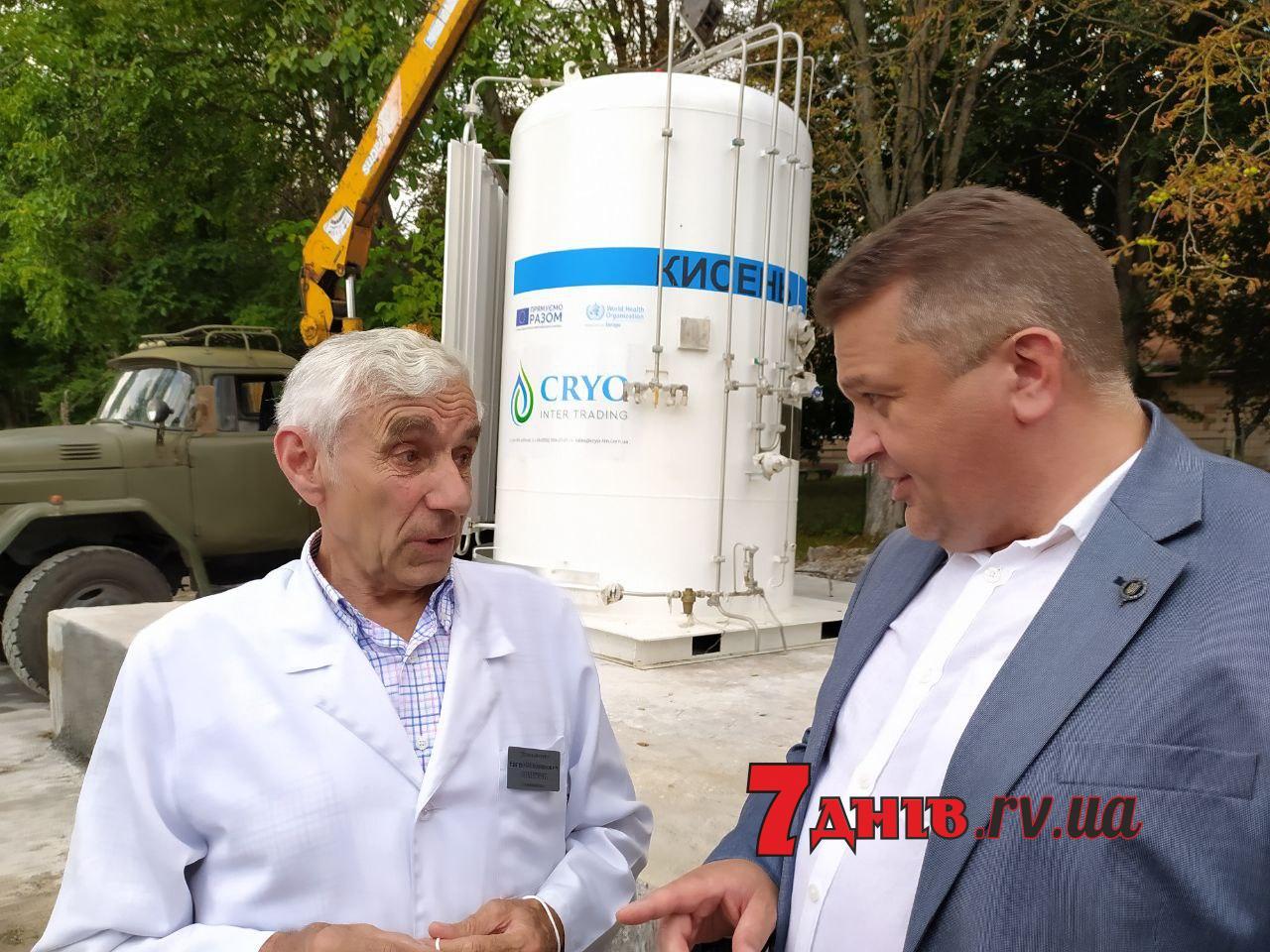 В Рівному біля магазинів працюватимуть мобільні пункти вакцинації