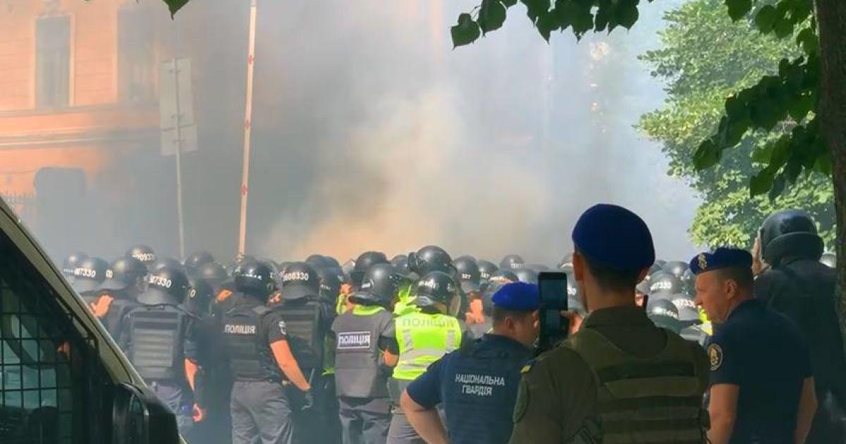 У Києві протестують представники Нацкорпусу