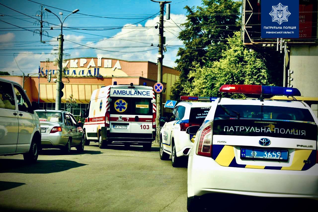 Рівненські патрульні просять пропускати на дорогах спецтранспорт