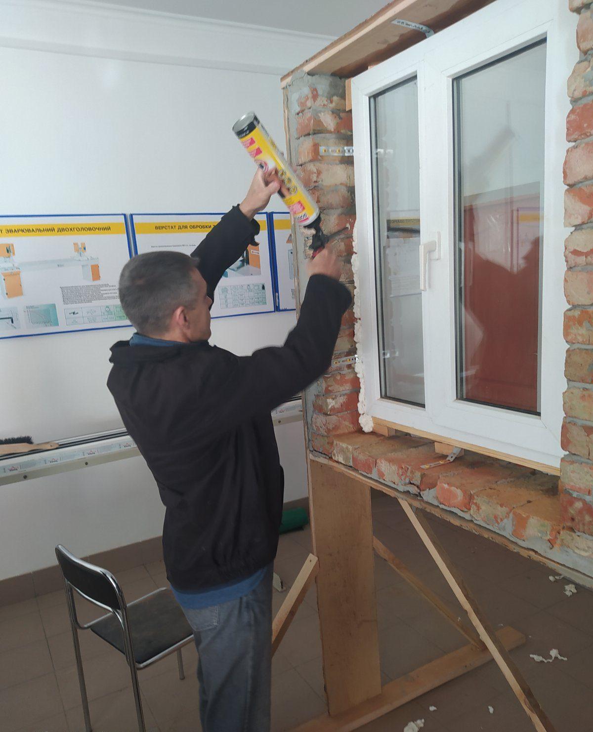 На Рівненщині безробітні опановують нові професії на сучасних навчальних базах